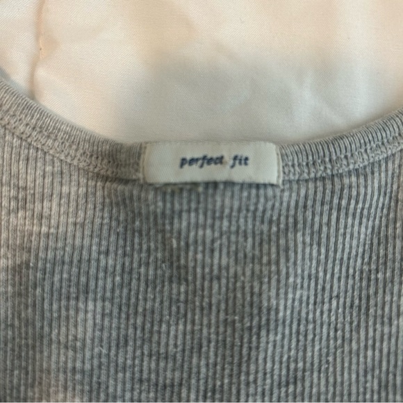 Gray Ribbed Tank Top - Picture 2 of 3